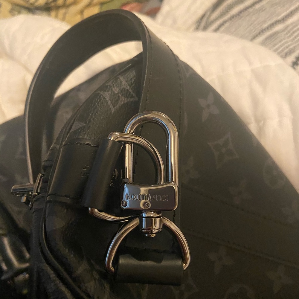 Louis Vuitton Duffle Bag - Picture 4 of 4